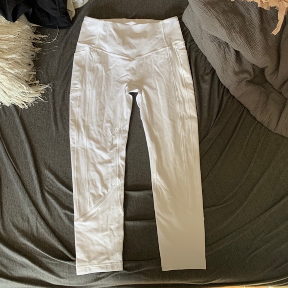 White all the right places legging